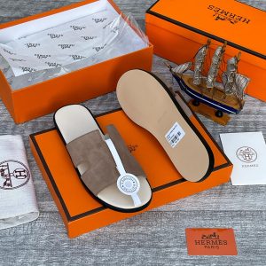 Alternative view of high quality Hermes Pam slippers.