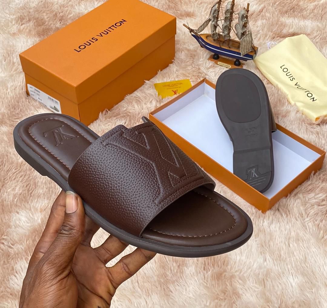 Louis Vuitton coffee brown slippers. - Image 2